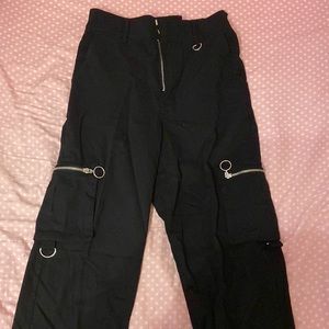 Black pants with pockets